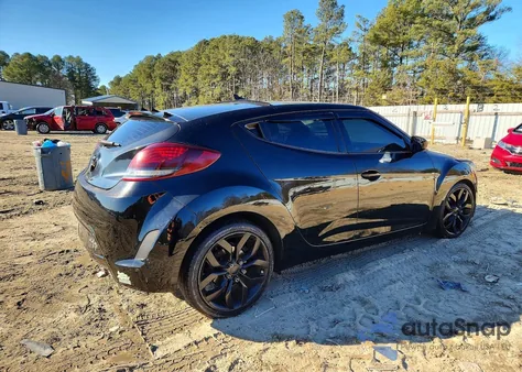 2015 Hyundai Veloster z USA, uszkodzony, nr VIN KMHTC6AD0FU232037